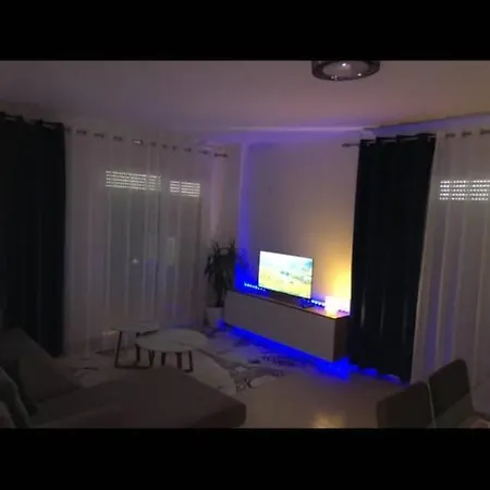 דירה 5 Maj, טיראנה